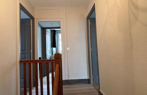 Embruns maison spacieuse rénovée 5 ch 3 sdb 2 WC belle terrasse aménagée barbecue à 250 m de la plage en plein centre d' Arromanches au coeur des plages du débarquement, proximité de Bayeux - Foto 17