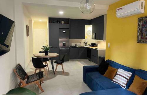 Modern apartment in heart of city - Photo 1