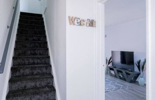 Spacious Cosy 3-Bedroom Home - Photo 5