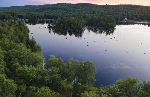 Lakefront Log Cabin on 2 acres - Photo 2