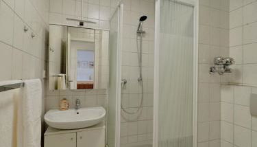 Dein Apartment mit Queensize Bett im Erdgeschoss - Foto 4