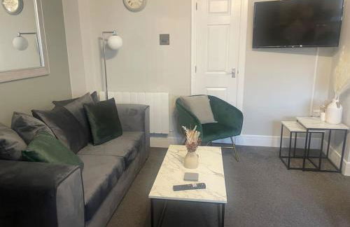 Fern House by Shortstays4u A Beautiful 2bedroom Townhouse with free parking in the town! - Foto 3