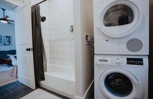 Soulard 4 Bedroom Retreat Near Downtown with Patio and Parking - Foto 45