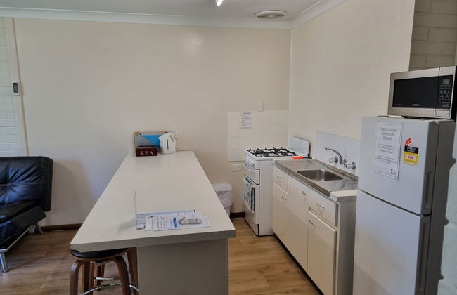 Emu Beach Chalets - Photo 13