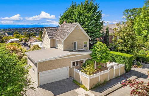 Modern Queen Anne Home with Stunning Water Views - Foto 51