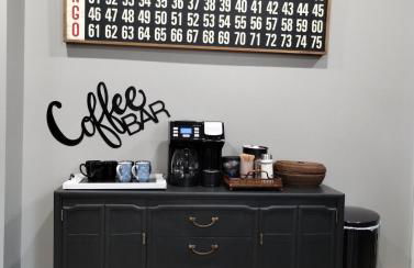 The Bluebird Guesthouse *walk to downtown* - Photo 7