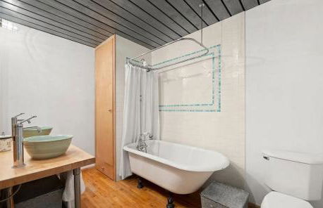 Sun-Filled Luxury Historic 2 Bedrooms apto - Photo 6