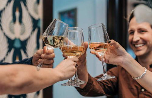 Sanctuary on 3rd - Walk to UF , Parking , Grill - Photo 18