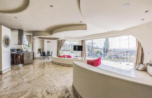 The Wave House! Custom Gem with Panoramic Views, Fire Pit, BBQ, Pool Table - Foto 46