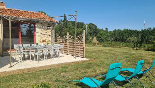 La Dorgisière - Ferme du XVIIe rénovée, grand jardin arboré à 15 min du Puy duFou - Foto 5, sunbed, Garden view