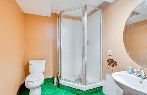 Theater and Game Room at Trenton Area Home - Foto 28