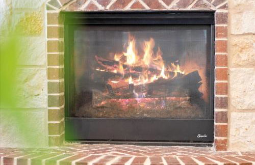 The Aubrey Escape with Fenced Backyard - Foto 14