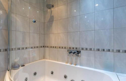 Rose Lake View, 3 Bed Luxury Cotswolds Lake House, South Cerney, Cirencester - Foto 39