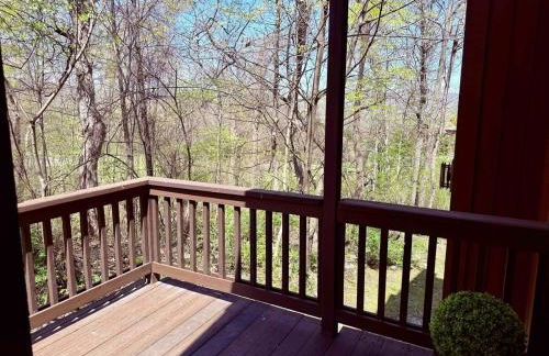 The Canopy 4BR Forest Escape Spa, Sip, and Unwind - Foto 22