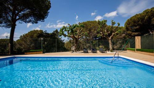 Maravillosa casa con piscina grande y bosque - Photo 1