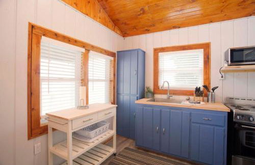 4 Beachfront Cottages - New Bathrooms and Roofs - Foto 7