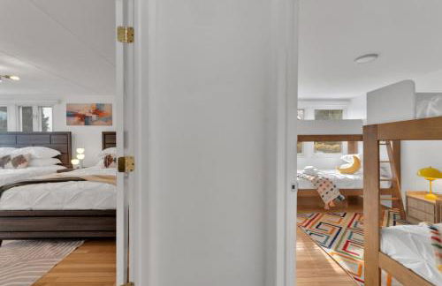 Fire and Fun Luxe Stay w Pool Hot Tub and Game Room - Foto 18