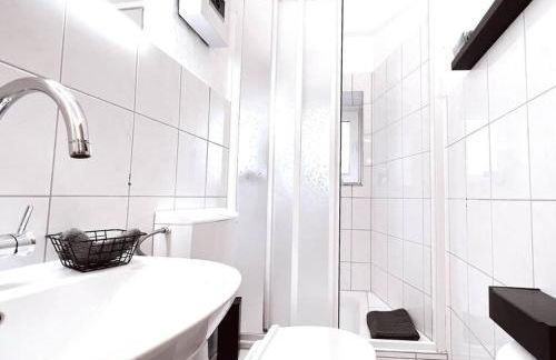 Suburban Jungle - Foto 44