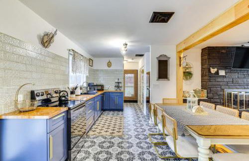 Game Room and Hot Tub! Cresco Family Home - Foto 9