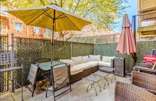 Private Studio Suite with Separate Entrance & Backyard, Quiet Brooklyn Stay - Photo 13