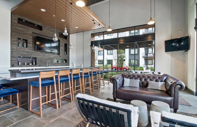 Global Luxury Suites in Menlo Park - Photo 4