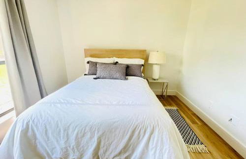 Fayetteville Retreat - Centrally located - Next to Washington Regional Hospital - Photo 7