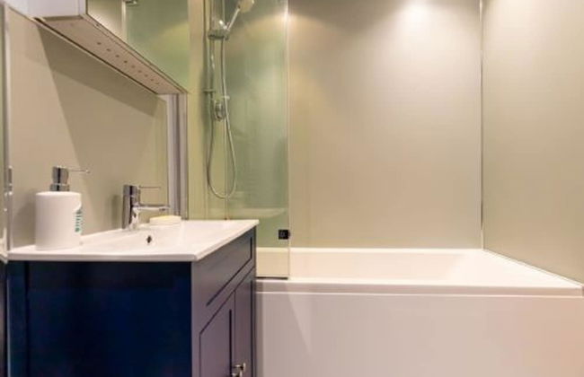 Host Stay The Courtyard - Photo 14