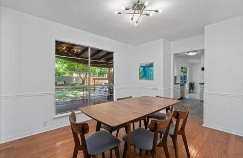 Small Town, Big House - Sleeps 8! - Foto 9