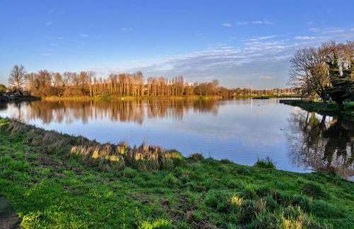 Finest Retreats - Lake View - Photo 6