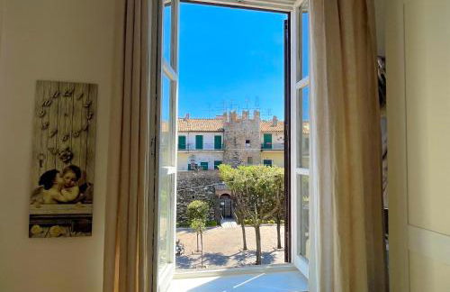 LUNA SUL PORTO Seaview Apartment - Bright and Spacious Flat in Central Nettuno, Steps from the Marina, Beaches, and Train Station - Photo 8
