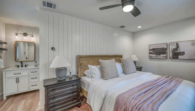 Luxury Riverfront Villa With Firepit & Gameroom! - Foto 5, Habitación