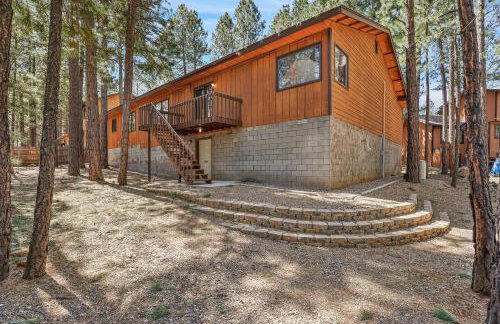 Pristine Cabin on Wooded Lot. Fantastic Location Pool Table - Foto 39