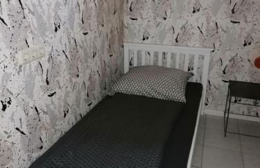 Ferienhaus Stein, TOP Monteurwohnung, sehr groß, 4 Einzelzimmer, Doppelzimmer, Übernachtung bis zu 8 Personen möglich - Foto 3