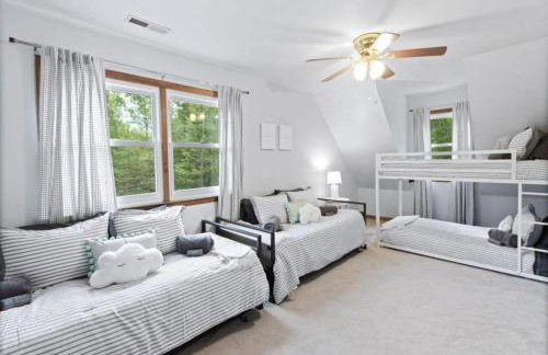 Wooded Retreat with game area and hot tub - Foto 6