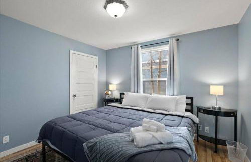 Mins To Dwntwn & Arena Backyard BBQ King Bed - Foto 5