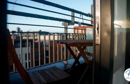 Penthouse - Amazing City Skyline Views - Balcony - FREE extra 2 hours - FREE Parking - Utilita Arena - Bullring Shopping - New St Station- Super King Size Bed - Foto 55