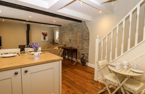 White Swan Cottage - Photo 11