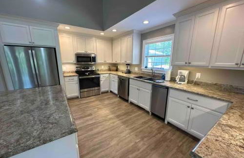 Brushy Creek Lodge - Riverfront, Hot Tub, Fire Pit - Foto 11