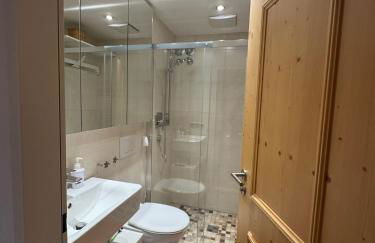 Gemütliche Wohnung mit Bergblick und Terrasse - Photo 9