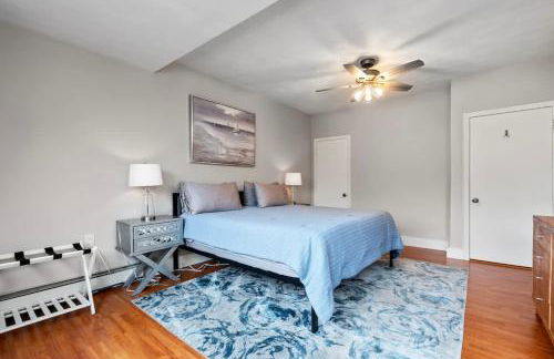 Tufts 3-Bed 2-Office Home with Laundry - Foto 9
