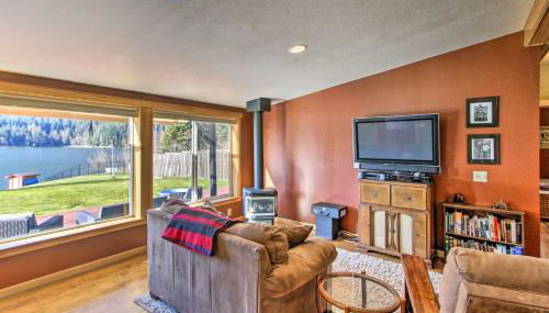 Lakefront Eatonville Cabin with Dock and Mtn Views! - Foto 4