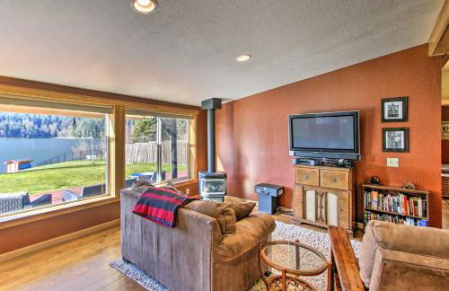 Lakefront Eatonville Cabin with Dock and Mtn Views! - Foto 4