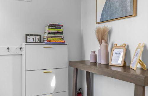 Boston 4BR Home with Parking BBQ Fire - Photo 28