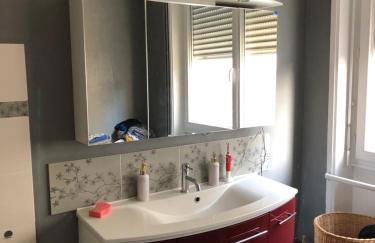 Agréable maison de ville ,calme avec tous les commerces à 150M - Foto 15