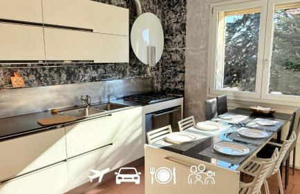 Family 3-Bedroom Apartment near MXP & Lake Maggiore - Parking - Foto 1