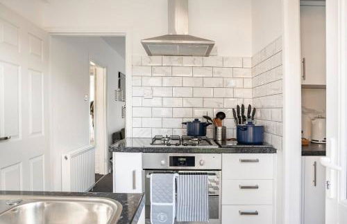 MOYDOM Cosy Apt sleeps 4 with self breakfast & carpark - Foto 24