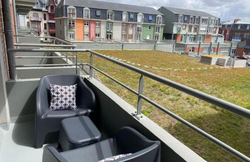 Trimaran Studio 10 mètres de la plage avec balcon/terrasse - Foto 5