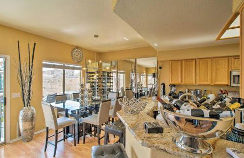 Luxury Glendale Getaway with Private Hot Tub and Patio - Foto 8