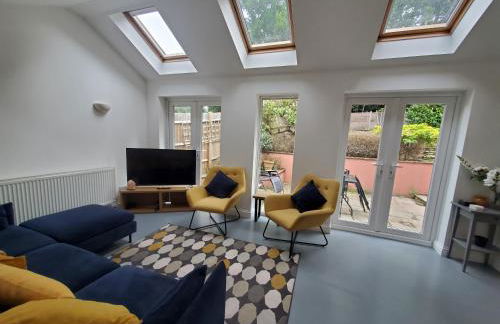 5 bedroom, recently renovated house close to Hastings Beach - Foto 2