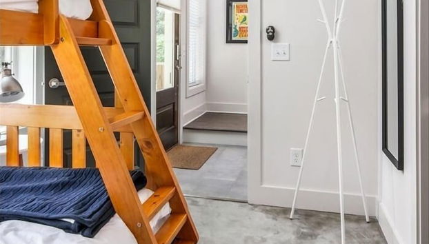 The Greenburg - Photo 4, Room